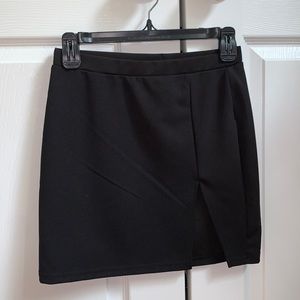Black stretchy mini skirt